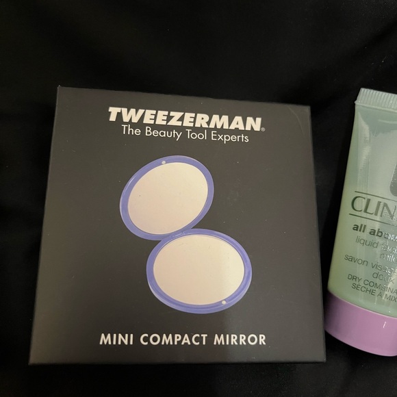 Clinique travel size package of three items - Picture 3 of 5